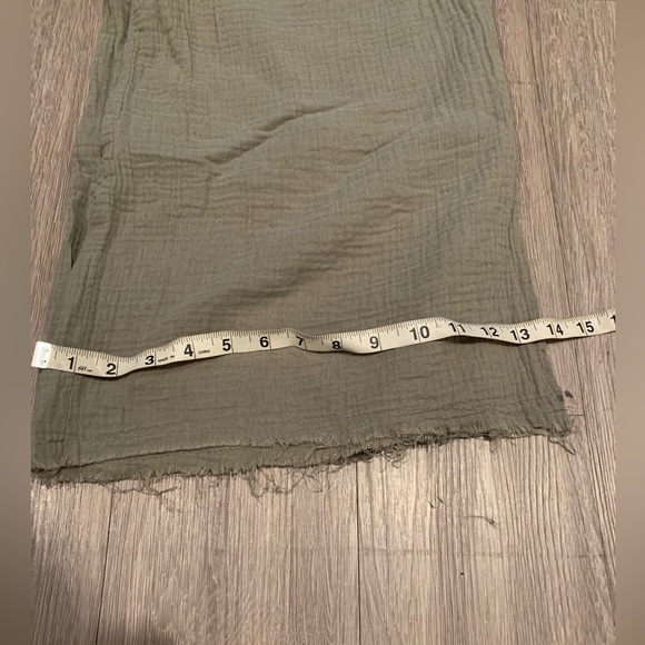 Women's Like Linen Green Pants - Picture 3 of 5